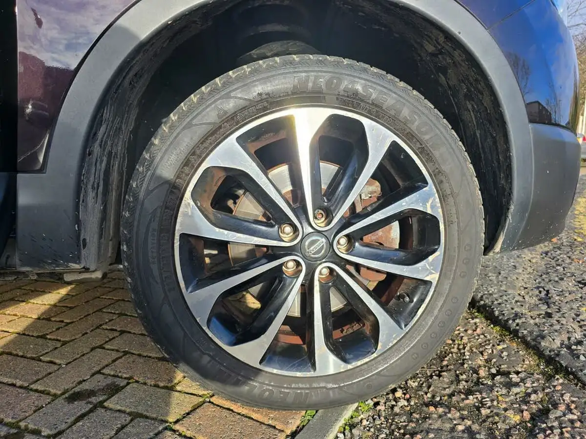 2013-nissan-qashqai2-20-360-4wd-cvt-big-37