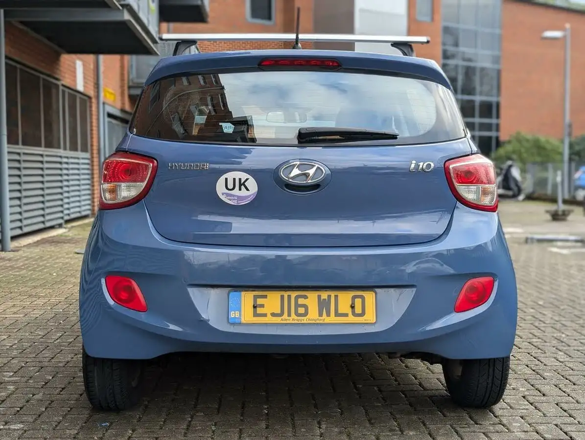 2016-hyundai-i10-12-premium-big-14