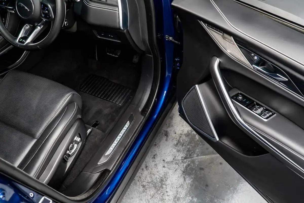 2021-jaguar-f-pace-20-d200-r-dynamic-hse-mhev-big-27