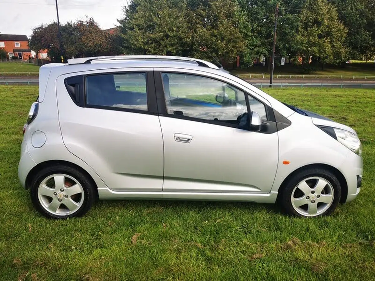 2010-chevrolet-spark-12-lt-big-5