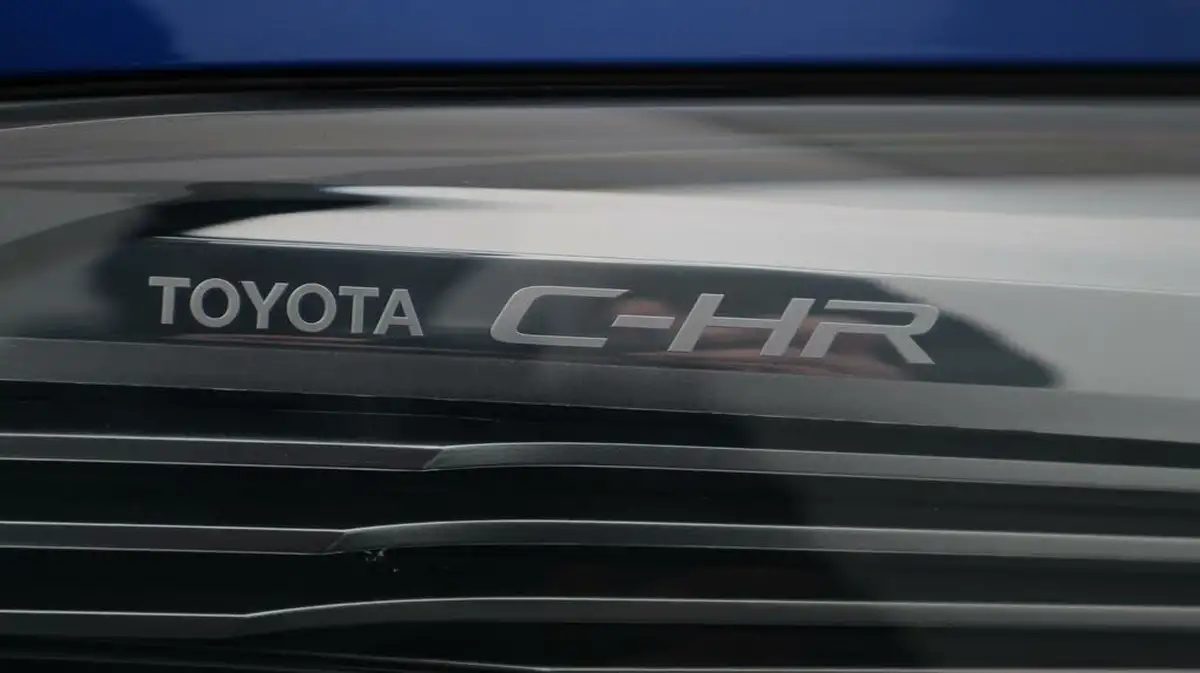 2018-toyota-c-hr-18-vvt-i-dynamic-big-23