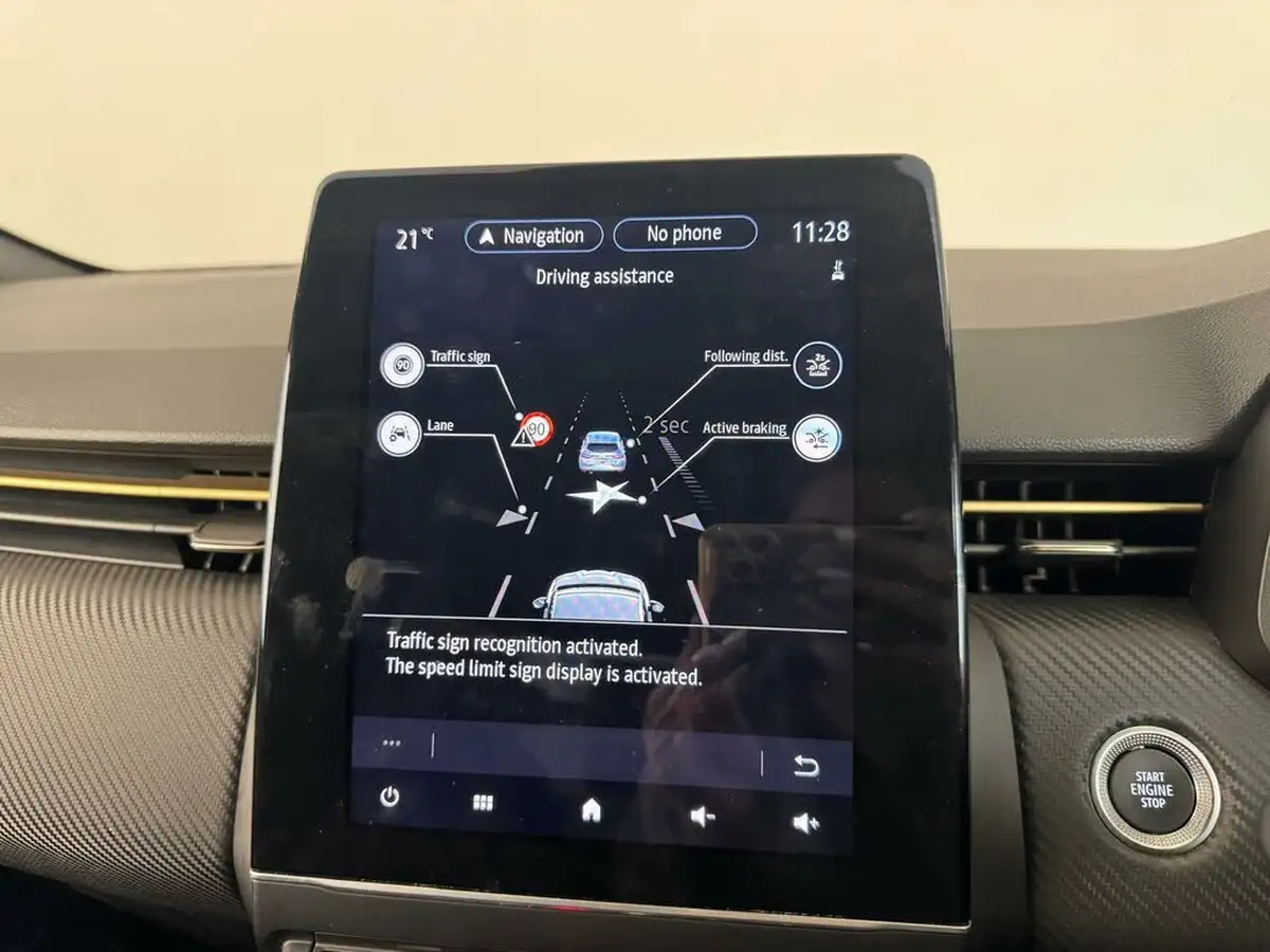 2023-renault-clio-16-engineered-big-47