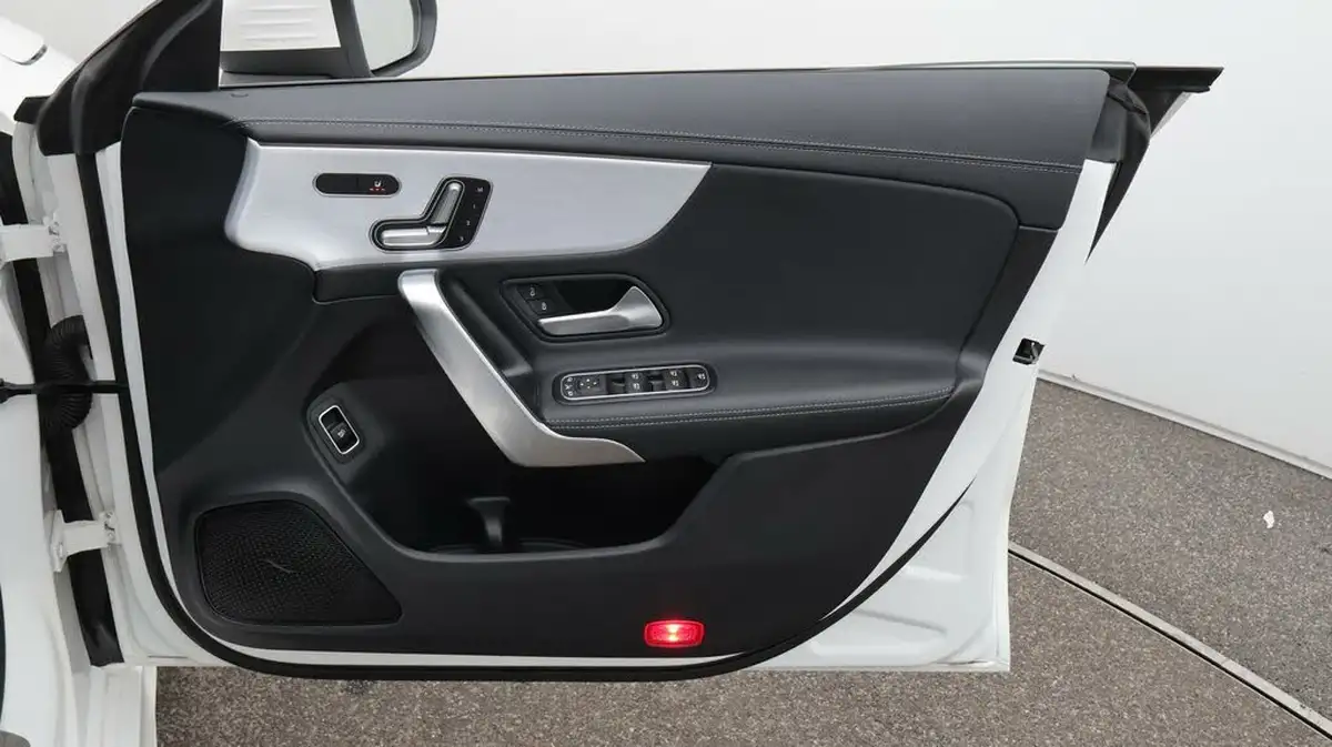 2019-mercedes-benz-cla-20-cla-220-amg-line-premium-plus-coupe-4d-big-15