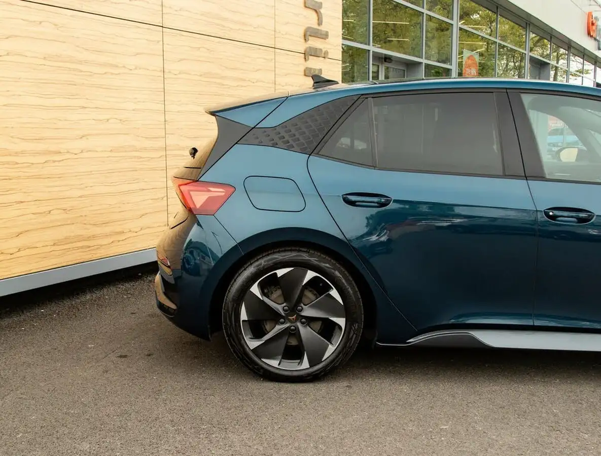 2022-cupra-born-e-v2-204ps-58kwh-big-7
