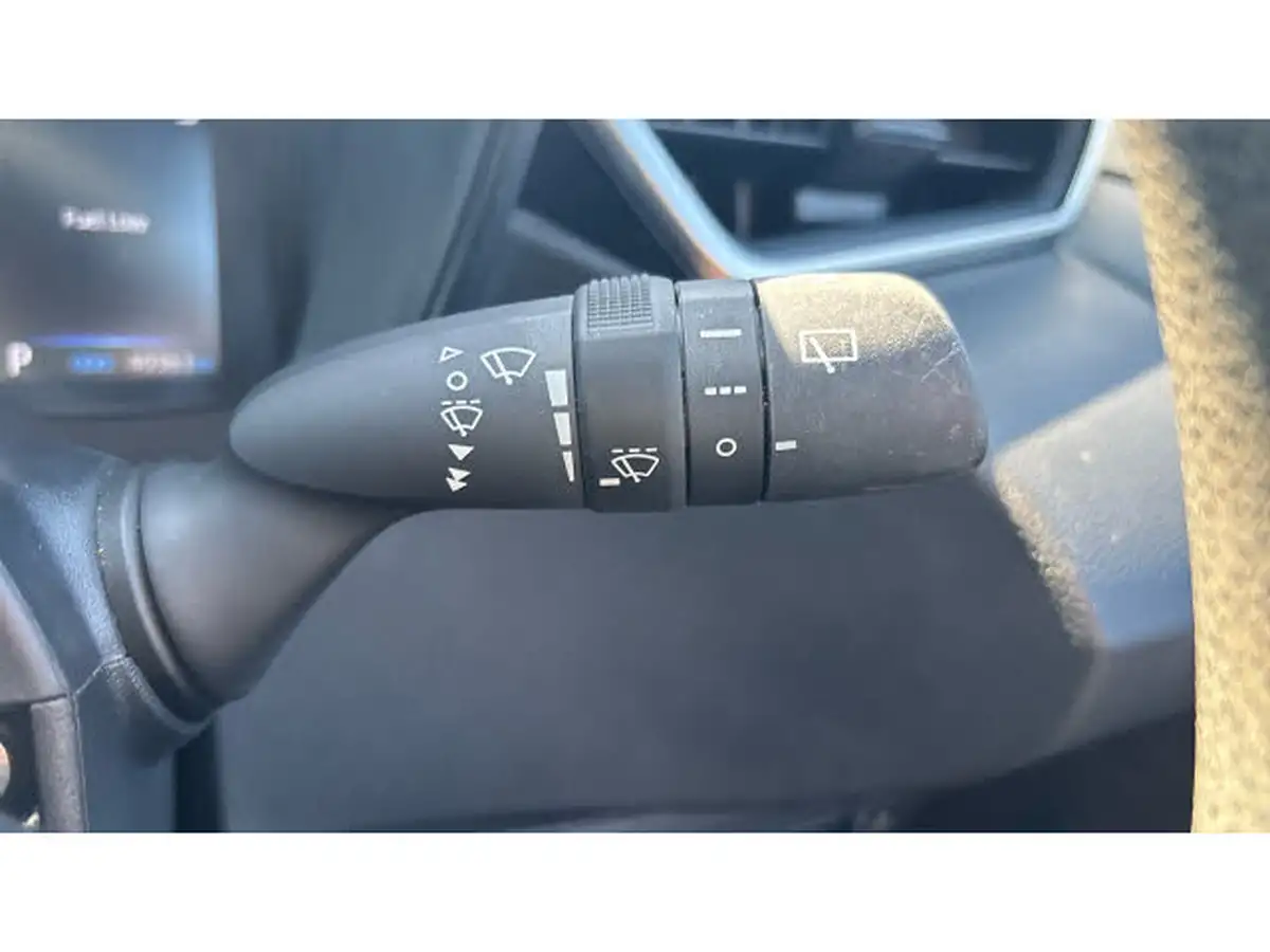2022-toyota-corolla-18-vvt-i-corolla-commercial-140hpeu6d-big-21