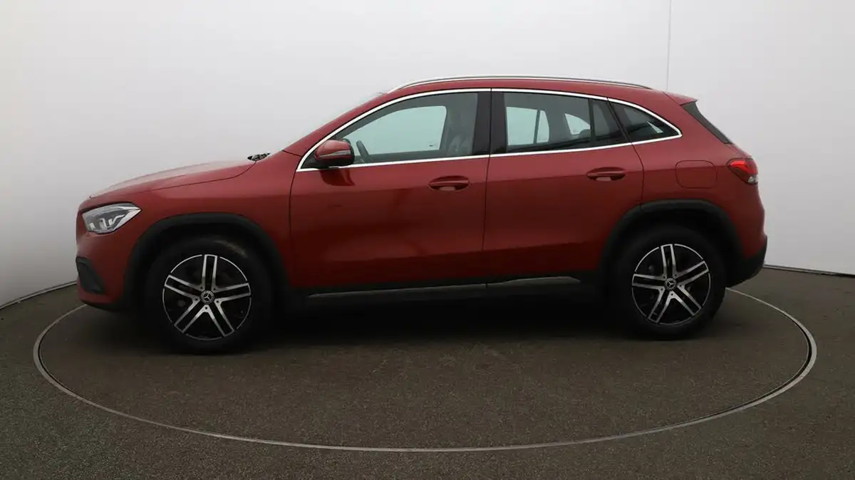 2022-mercedes-benz-gla-class-13-gla-200-sport-big-57