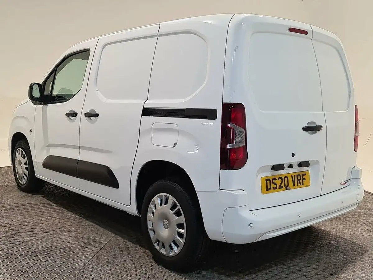 2020-vauxhall-combo-15cdti-sportive-2300-100pseu6dt-l1h1-panel-big-3