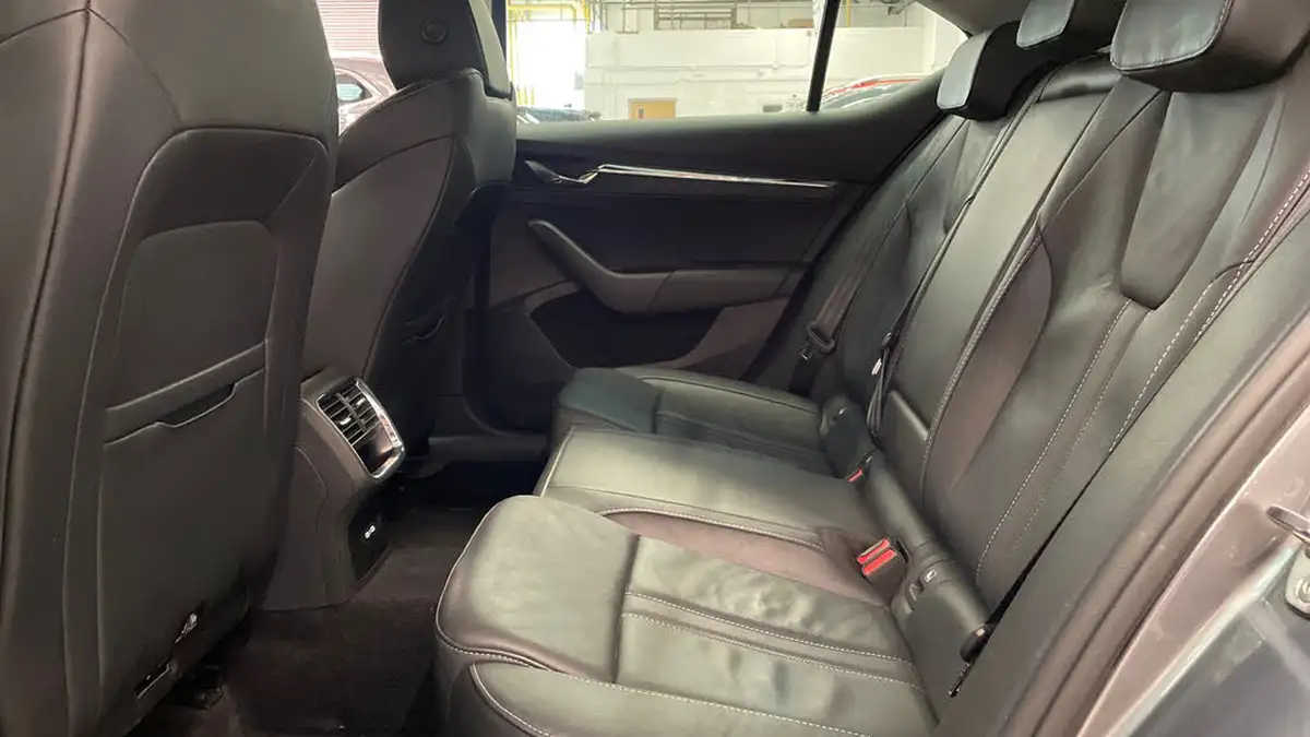 2022-skoda-octavia-15-tsi-se-l-hatchback-big-13