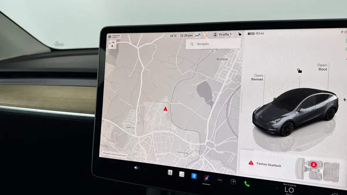 2022-tesla-model-y-e-long-range-big-17