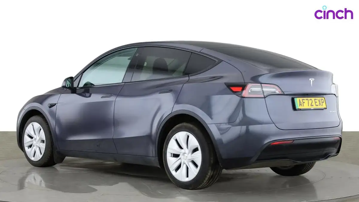 2022-tesla-model-y-e-long-range-big-4