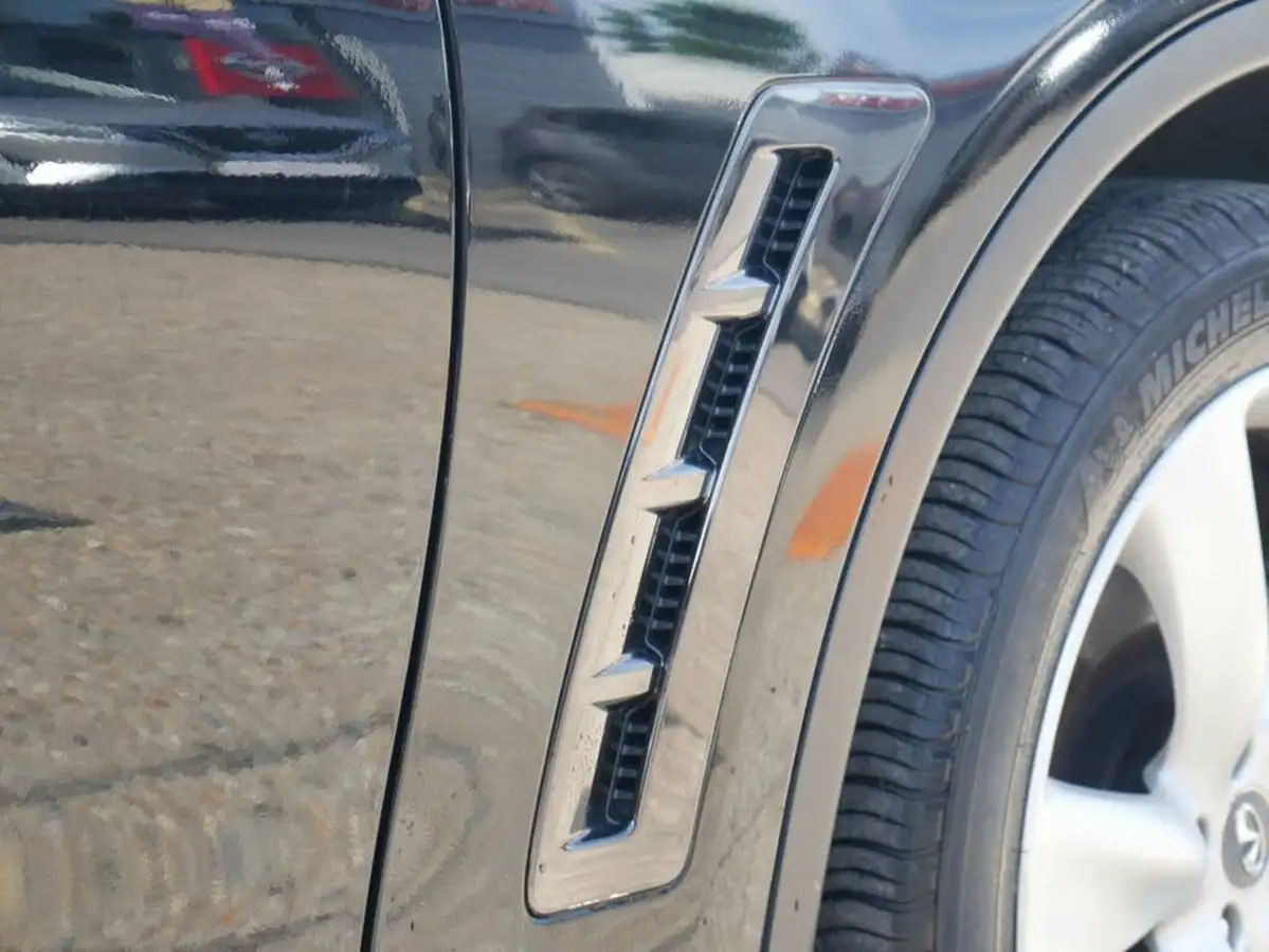 2015-infiniti-qx70-30td-s-design-big-42