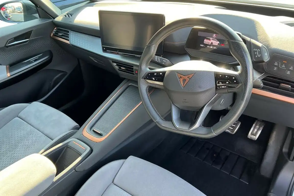 2022-cupra-born-e-v3-204ps-58kwh-big-5