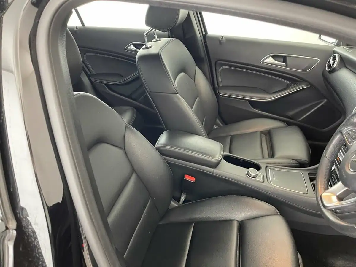 2017-mercedes-benz-a-class-21d-a200d-sport-premiumss-7g-dct-big-6