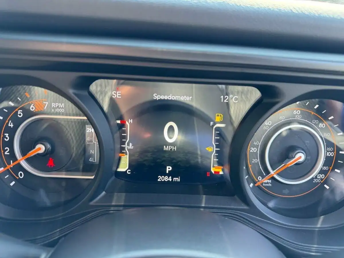 2024-jeep-wrangler-20-gme-sahara-big-32