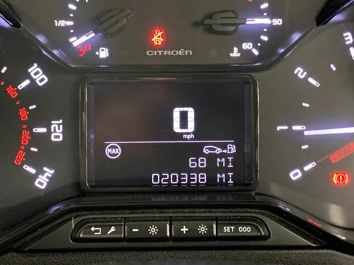 2022-citroen-c3-12-puretech-c-series-big-15
