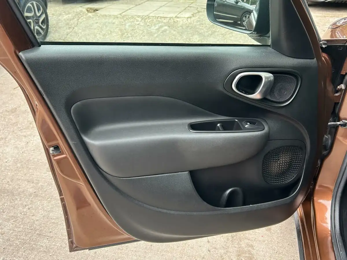 2017-fiat-500l-14-cross-big-18