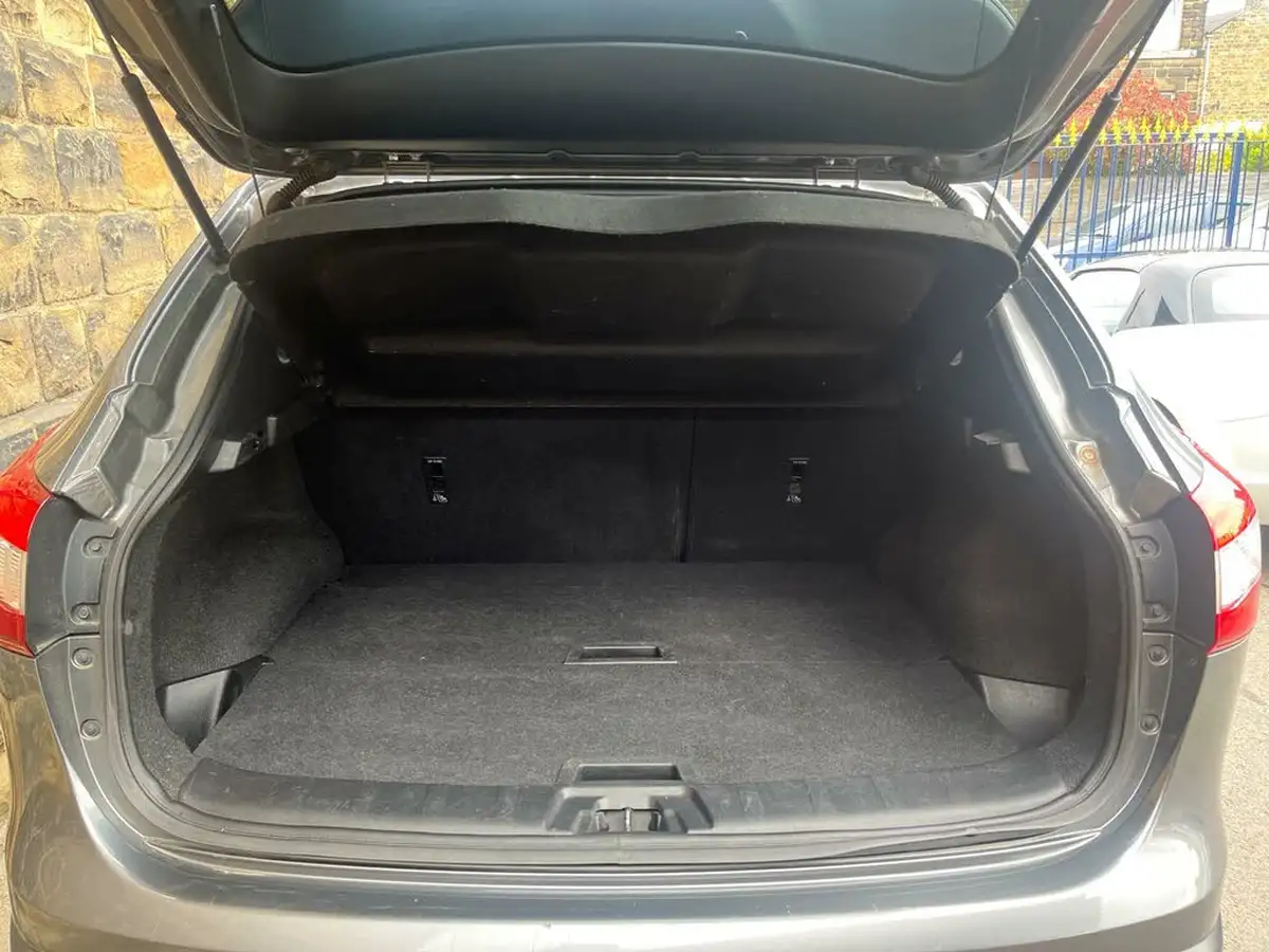 2015-nissan-qashqai-15dci-tekna-big-8