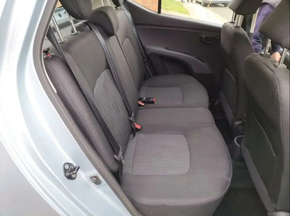 2013-hyundai-i10-12-active-auto-big-6