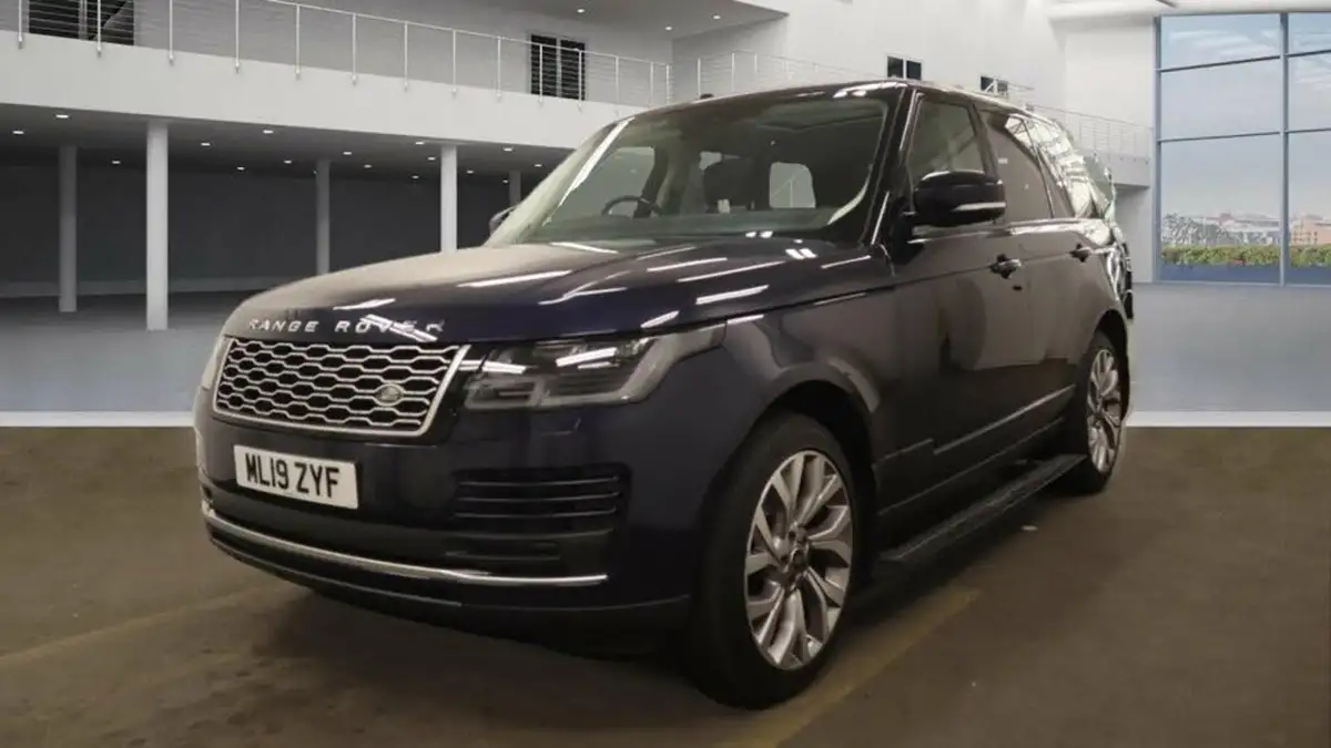 2019-land-rover-range-rover-30-sd-v6-vogue-big-0