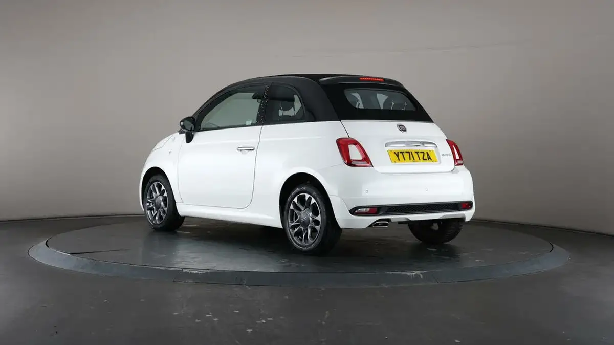 2021-fiat-500c-10-hey-google-big-63