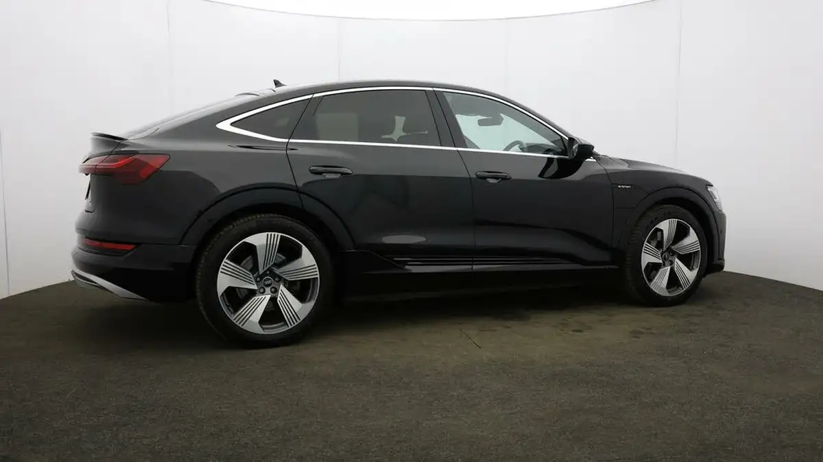 2021-audi-e-tron-50e-s-line-sportback-big-48