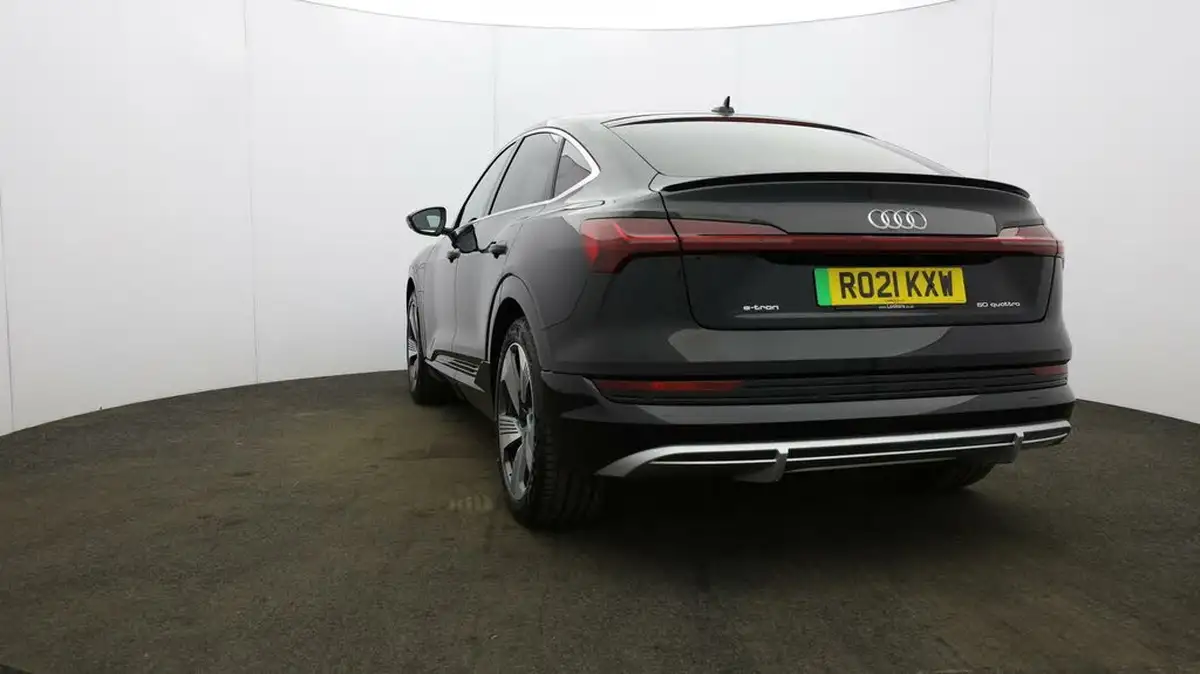2021-audi-e-tron-50e-s-line-sportback-big-24