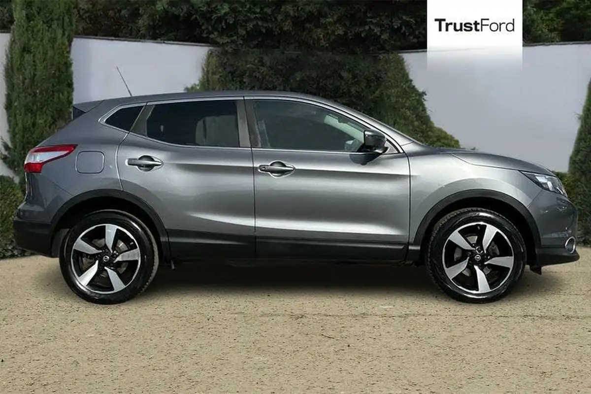2016-nissan-qashqai-15dci-n-connecta-big-2