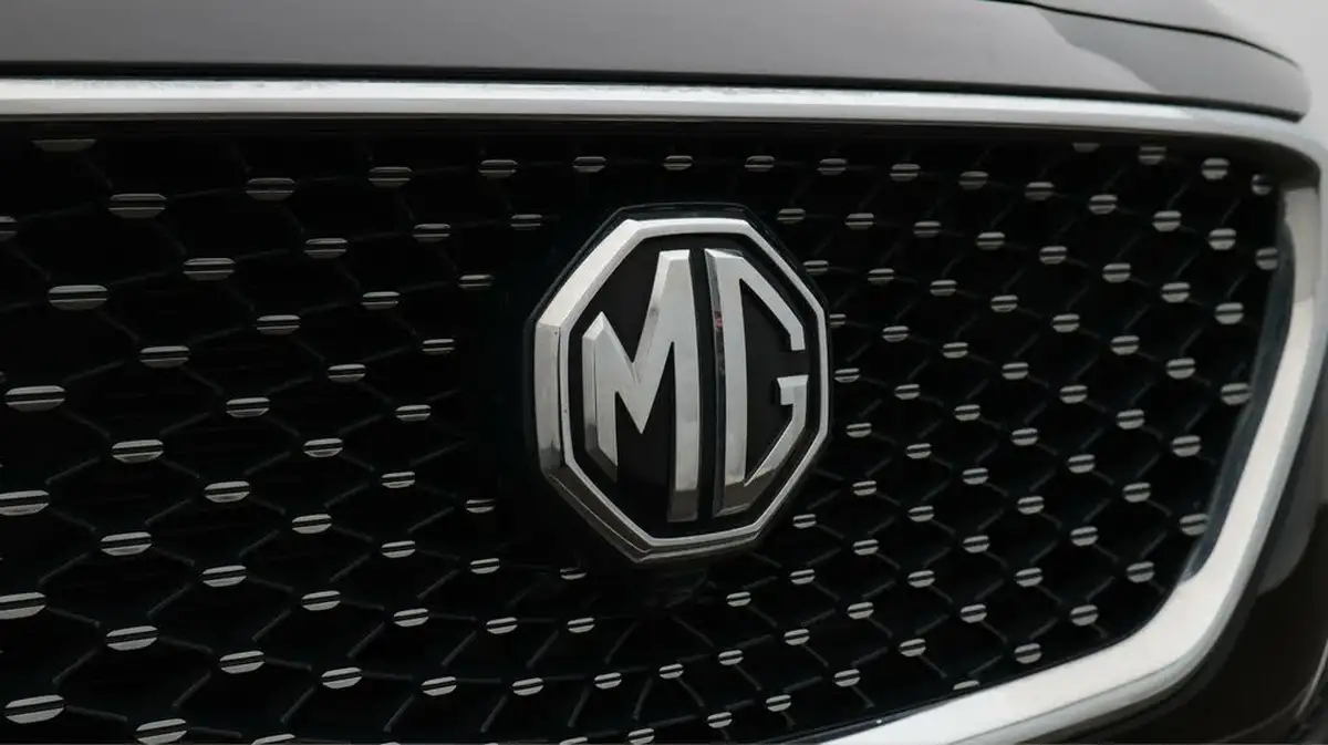 2022-mg-hs-15t-gdi-exclusive-162ps-dct-big-23