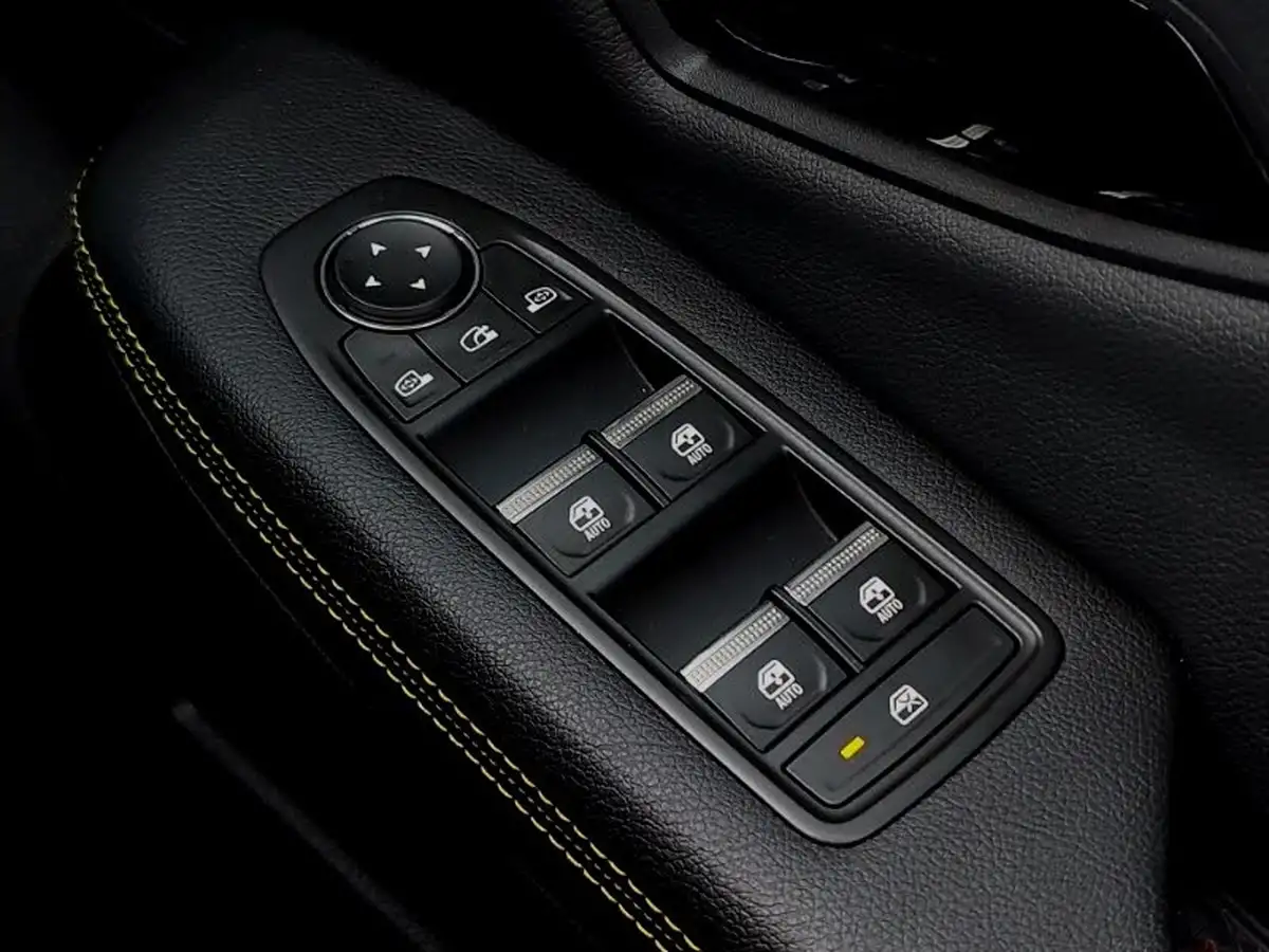 2024-renault-megane-e-tech-e-iconic-optimum-charge-big-17