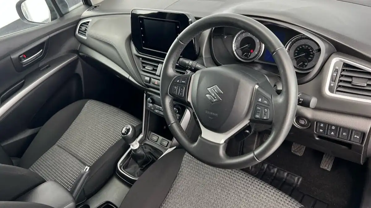 2022-suzuki-s-cross-14-boosterjet-motion-big-8