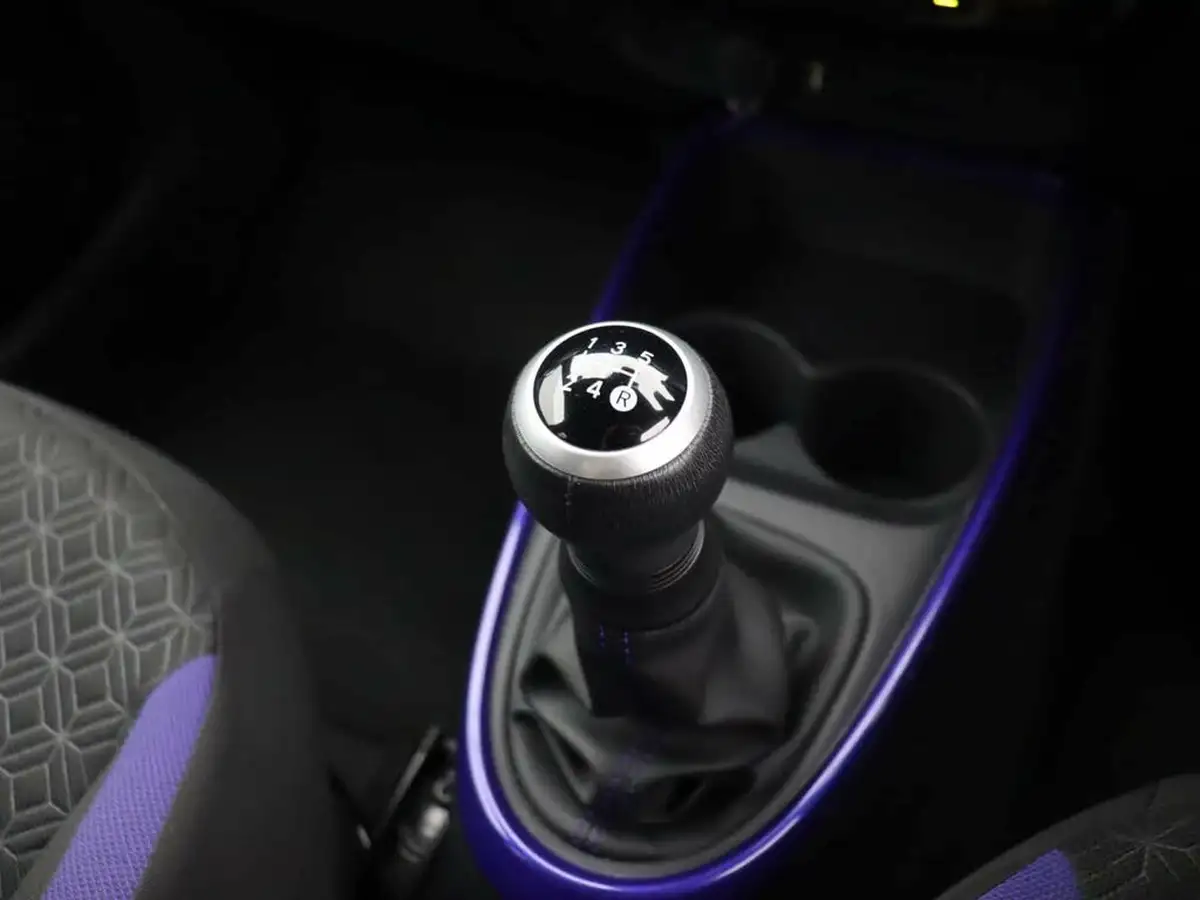 2022-toyota-aygo-x-10-vvt-i-edge-big-17