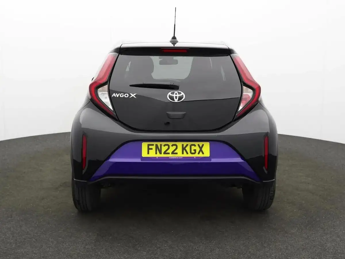 2022-toyota-aygo-x-10-vvt-i-edge-big-2