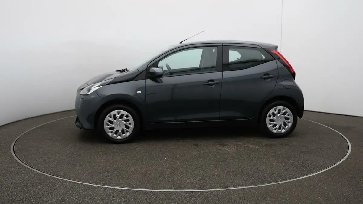 2018-toyota-aygo-10-vvt-i-x-play-71bhp-5d-big-56