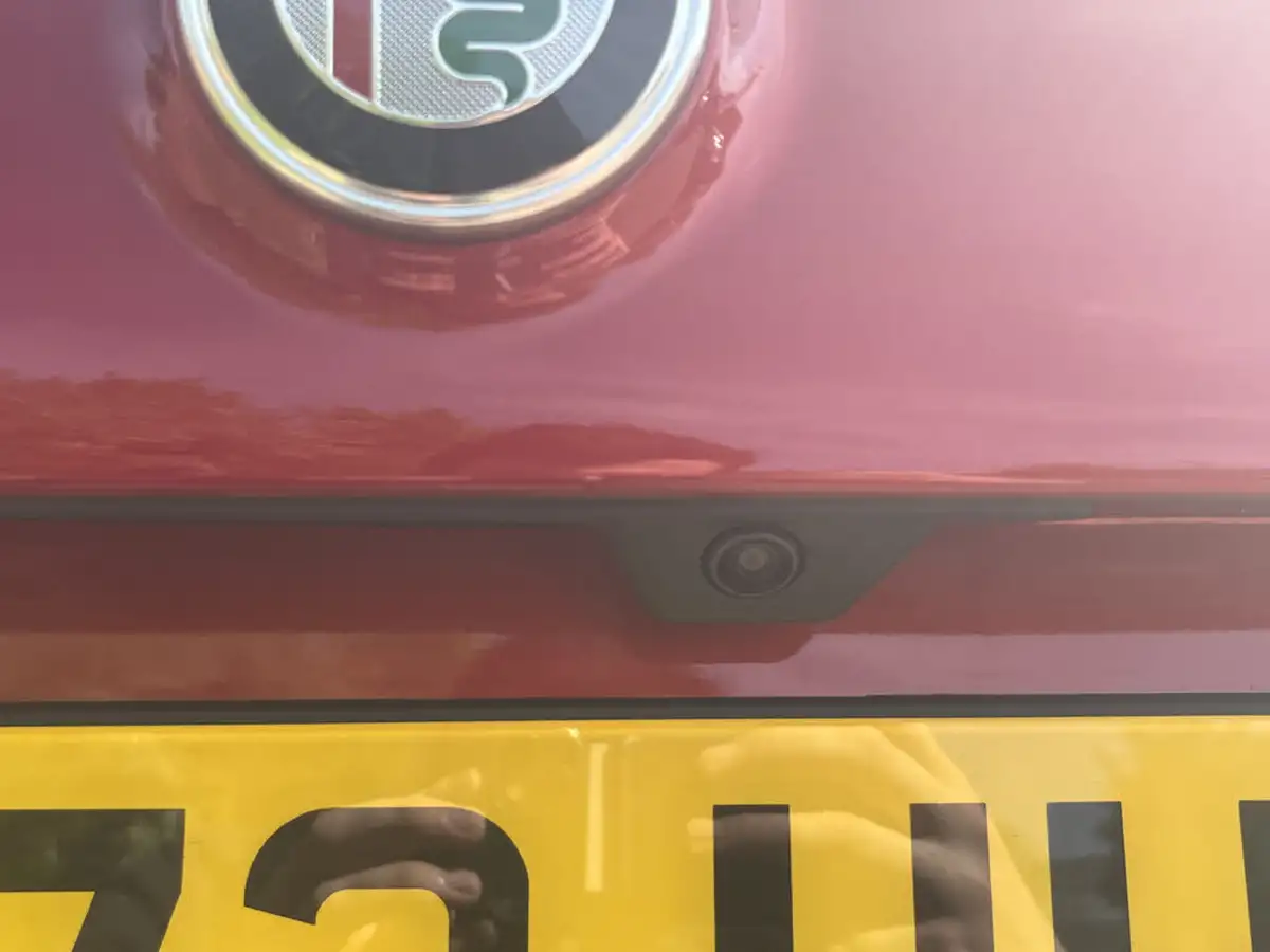 2022-alfa-romeo-giulia-29-biturbo-quadrifoglio-big-17