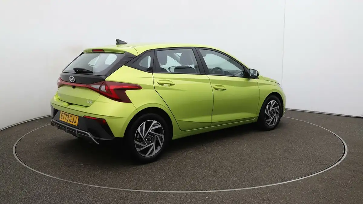 2024-hyundai-i20-10-t-gdi-advance-big-45