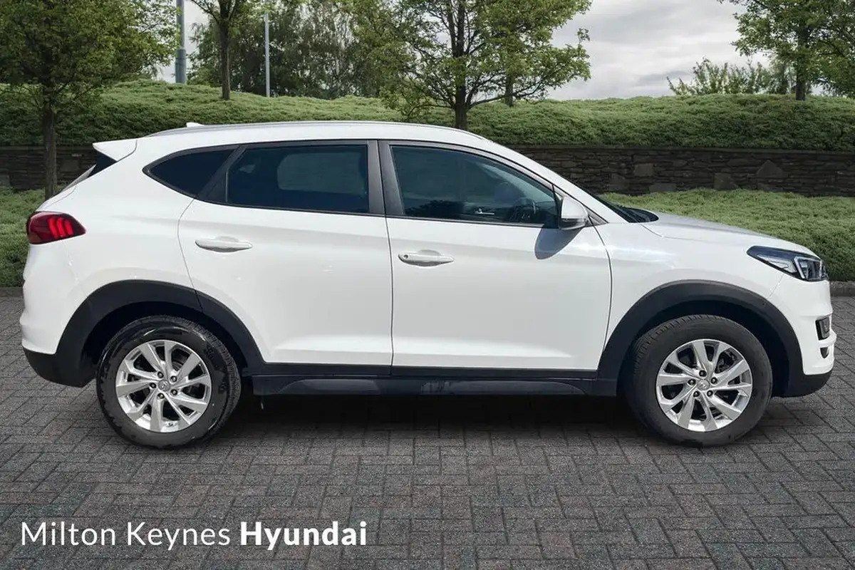 2019-hyundai-tucson-16-gdi-se-nav-big-2