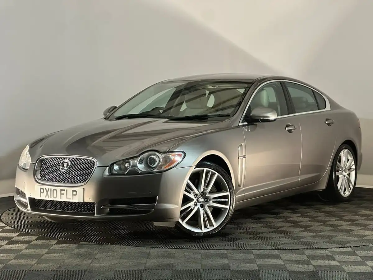 2010-jaguar-xf-30td-portfolio-big-2