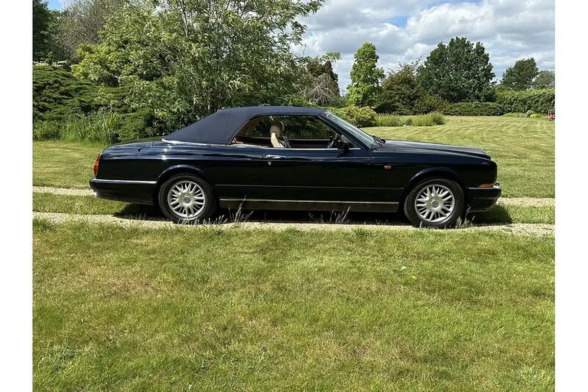 1997-bentley-azure-68-big-31