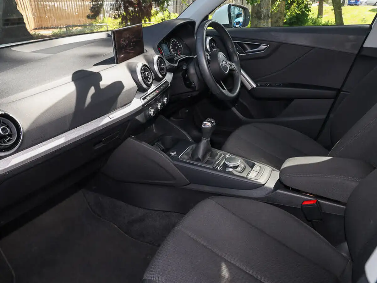 2021-audi-q2-10-30-tfsi-technik-big-4