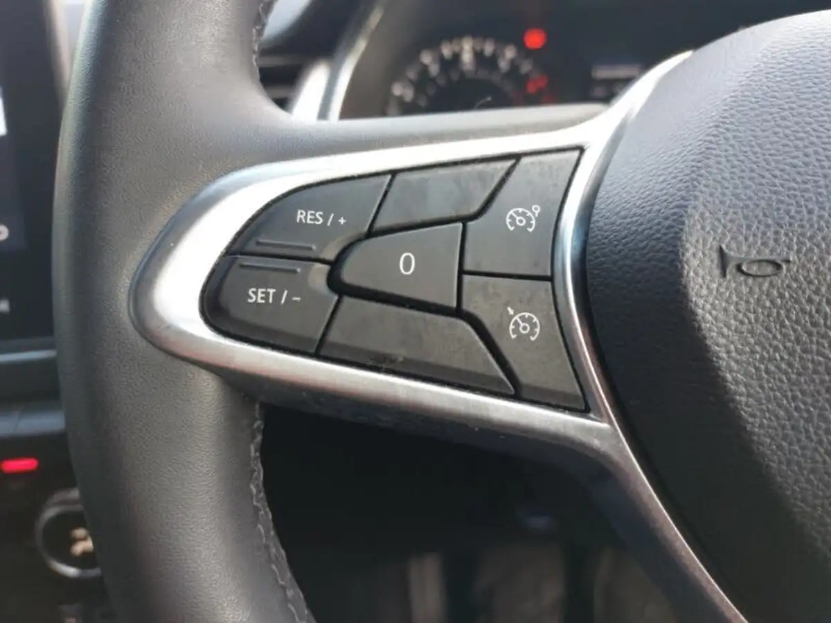2021-renault-captur-13-tce-iconic-140ps-big-14