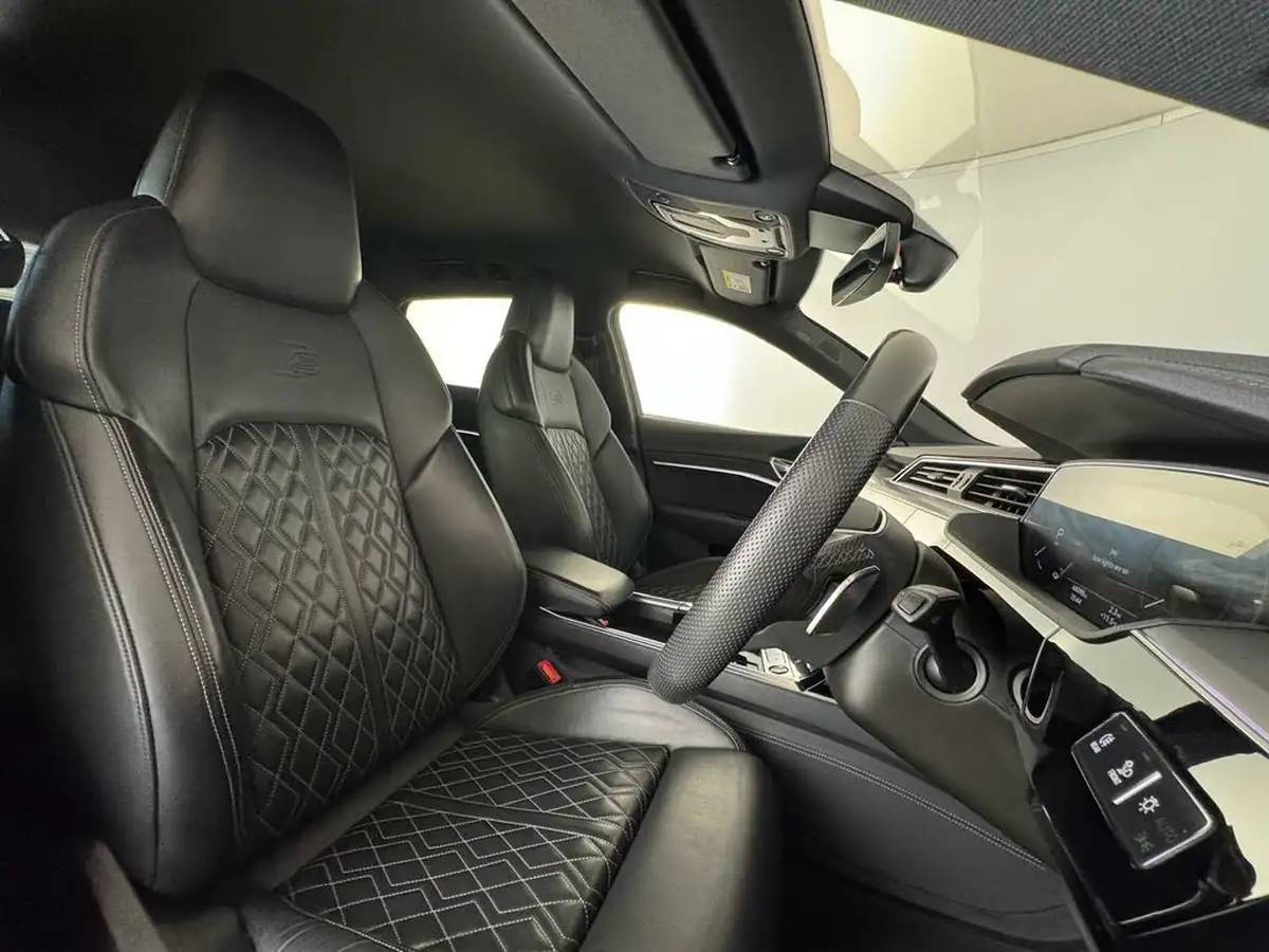 2021-audi-e-tron-e-station-wagon-big-11