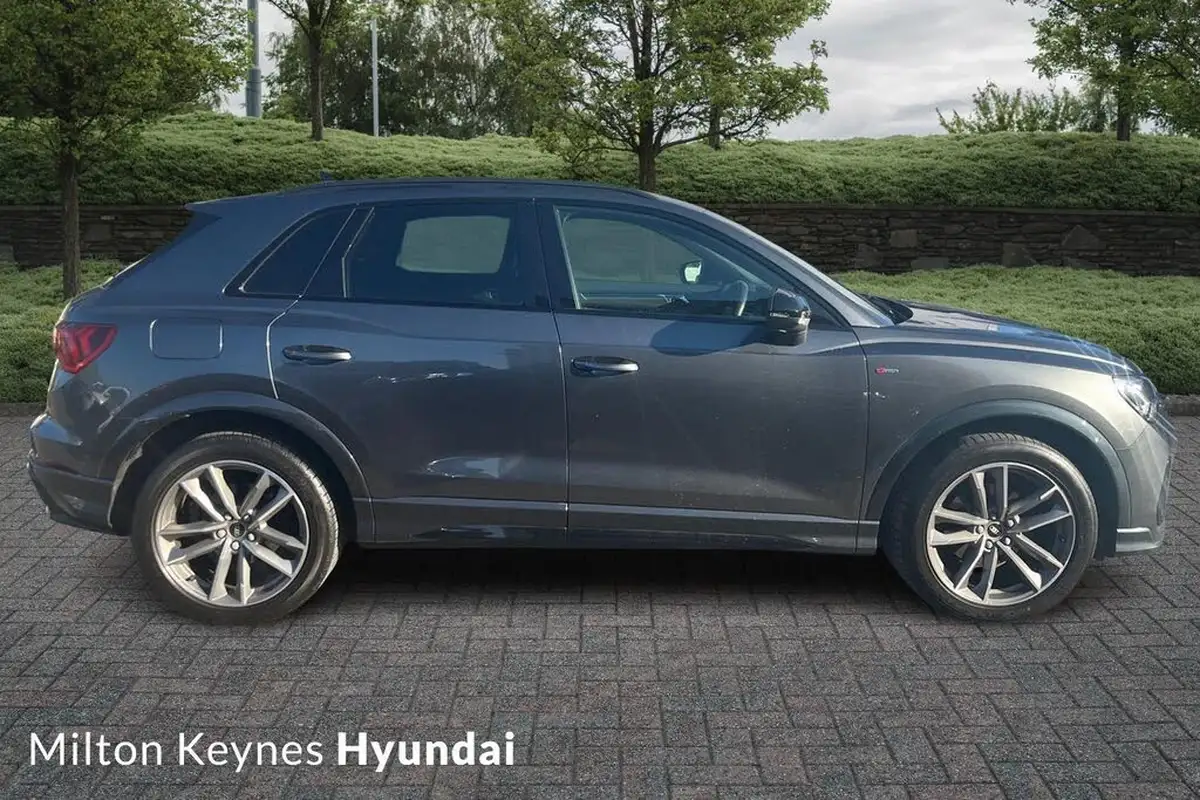 2022-audi-q3-15-35-tfsi-black-edition-codcomfort-sound-pack-station-wagon-big-4