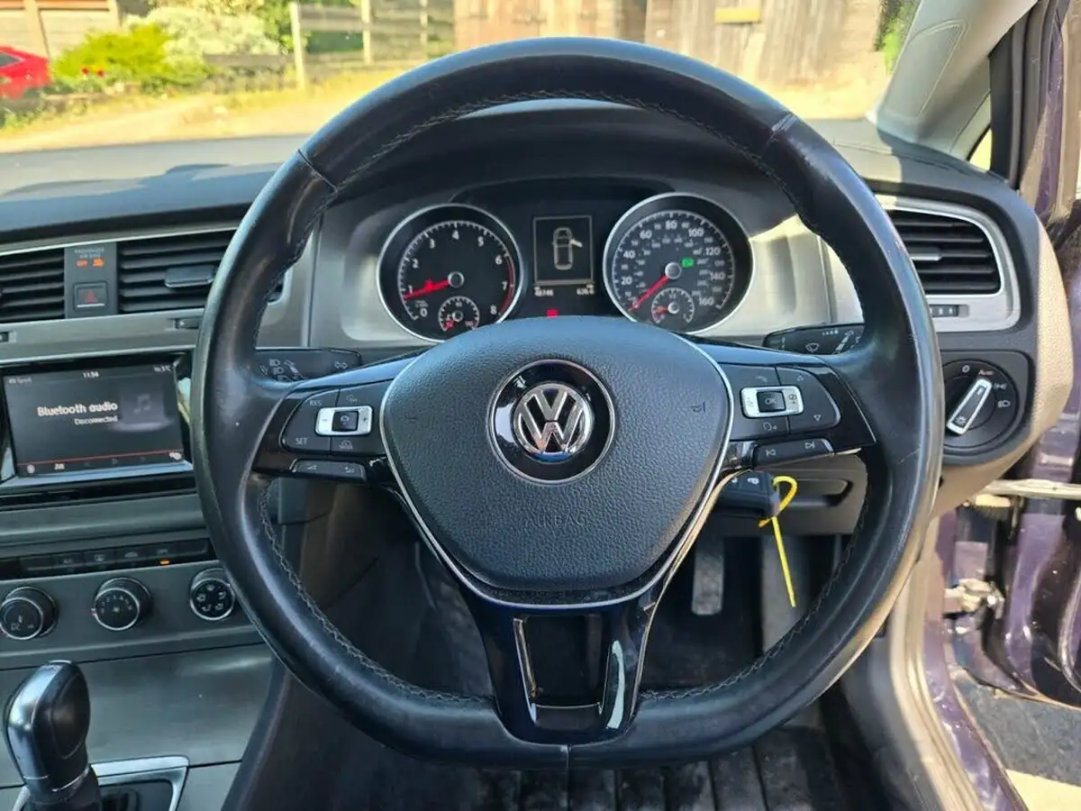 2013-volkswagen-golf-14-se-ss-hatchback-5d-1395cc-dsg-big-12
