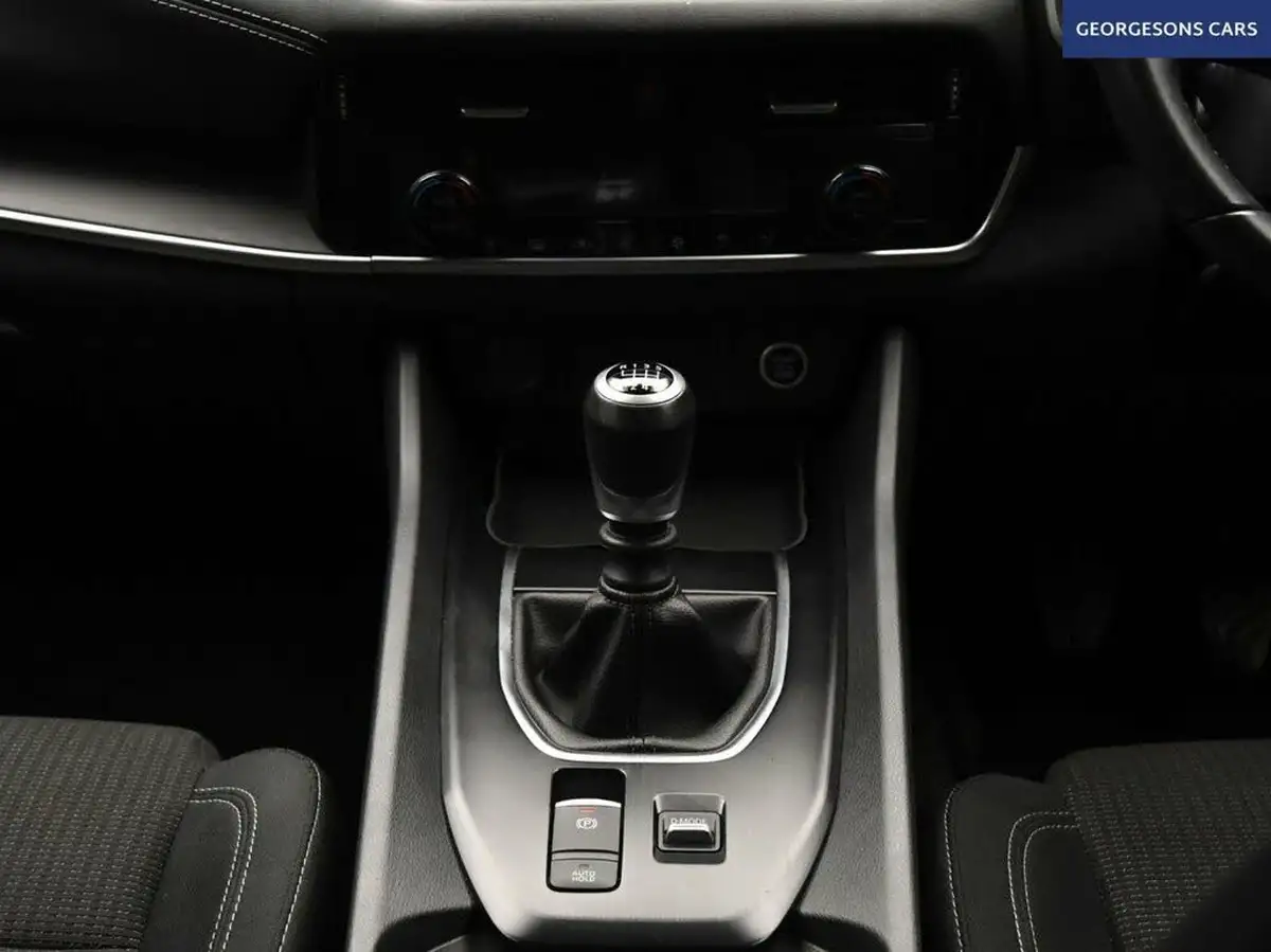 2022-nissan-qashqai-13-dig-t-acenta-premium-140ps-big-23