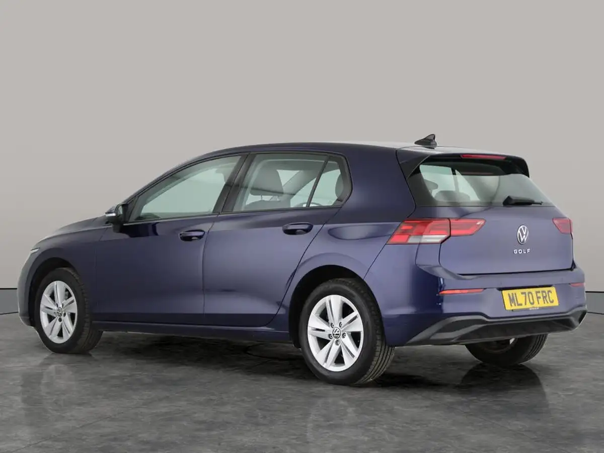 2020-volkswagen-golf-15-tsi-life-130ps-hatchback-big-10