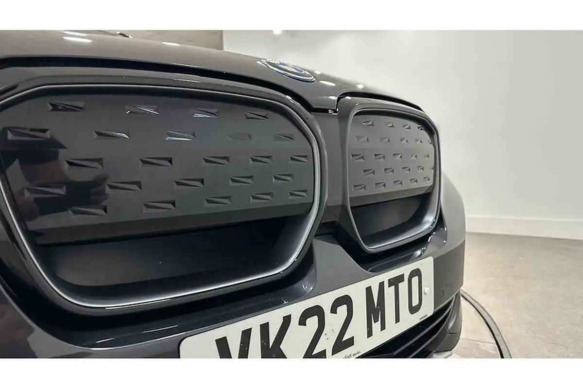 2022-bmw-ix3-e-premier-edition-big-22