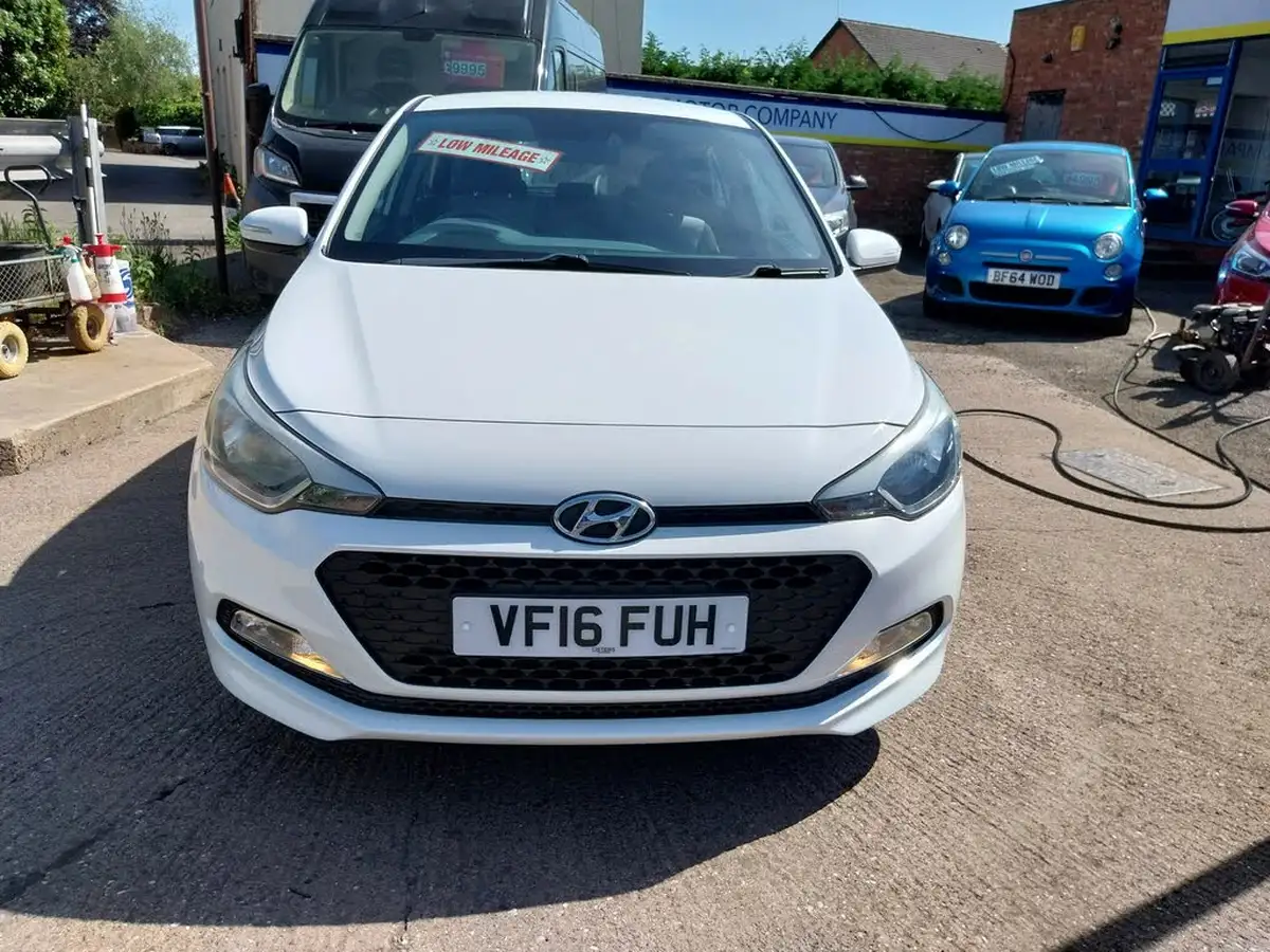 2016-hyundai-i20-12-se-hatchback-5d-big-7