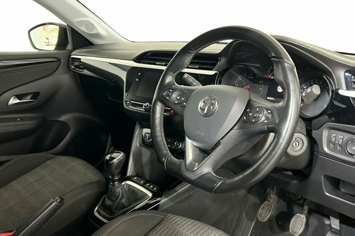 2021-vauxhall-corsa-12-turbo-griffin-edition-big-8