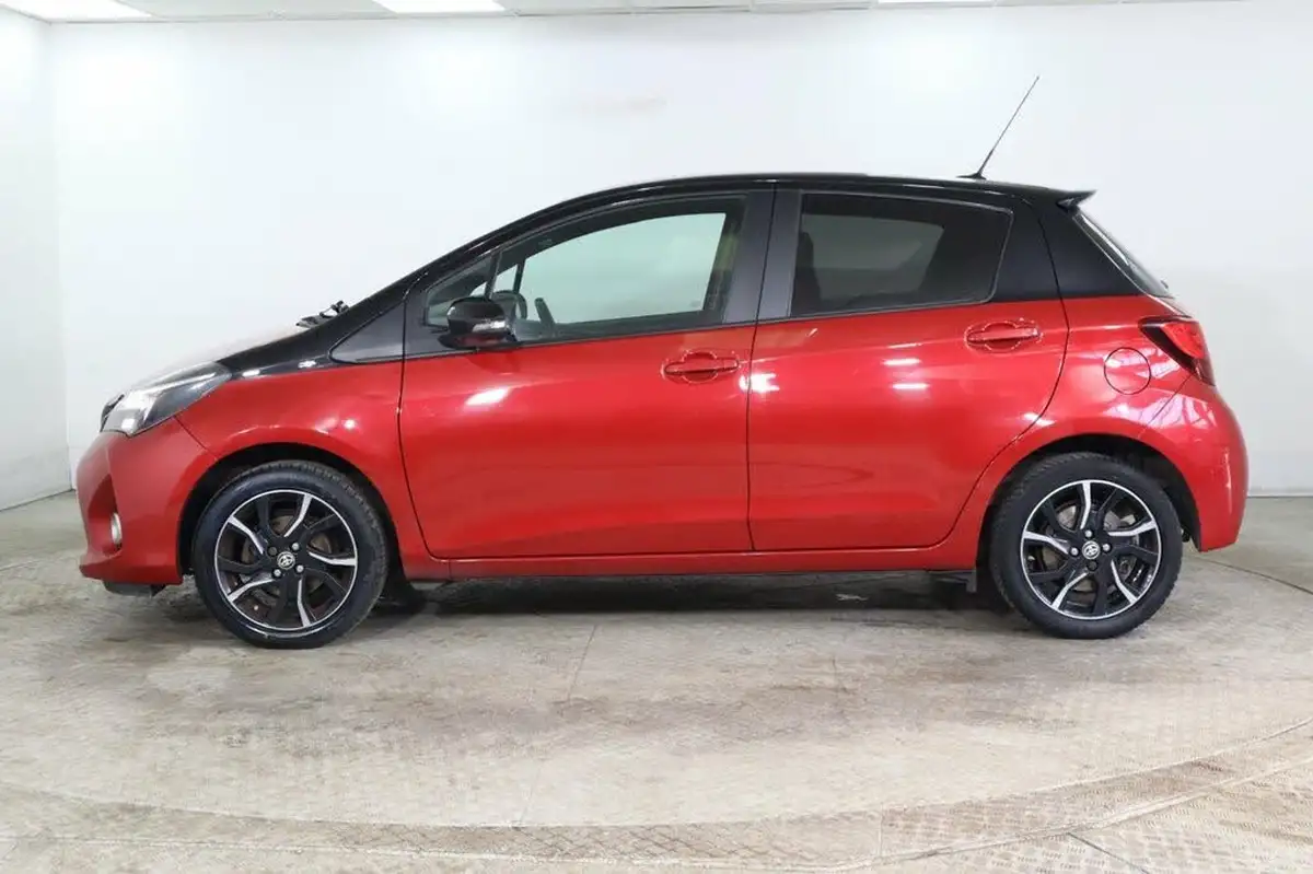 2016-toyota-yaris-133-design-big-7