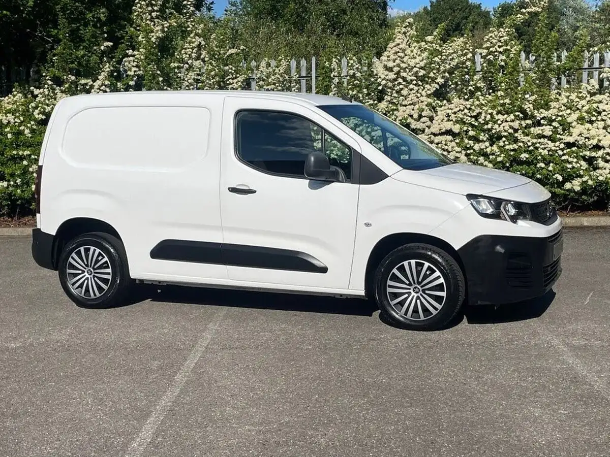 2019-peugeot-partner-16bluehdi-1000-professional-big-4